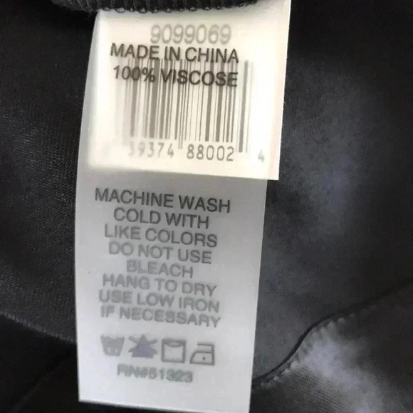 Two By Vince Camuto Blouse NWT—A1 - Picture 6 of 6